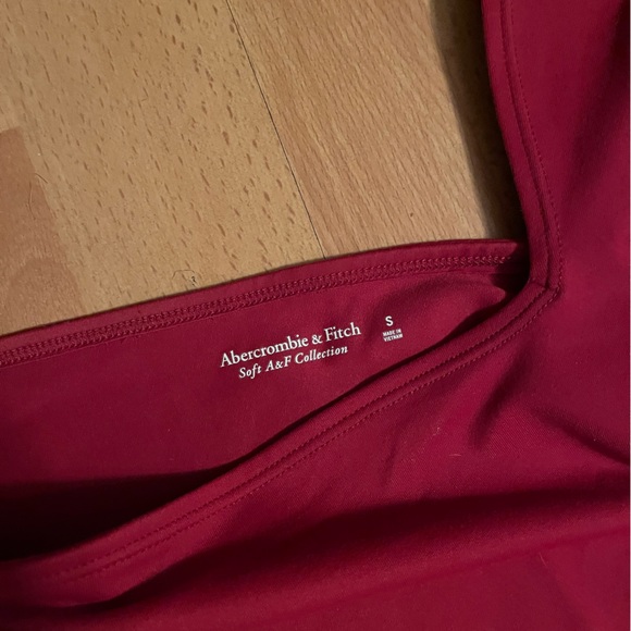 Abercrombie and fitch. Red body suit. Size small - Picture 2 of 3